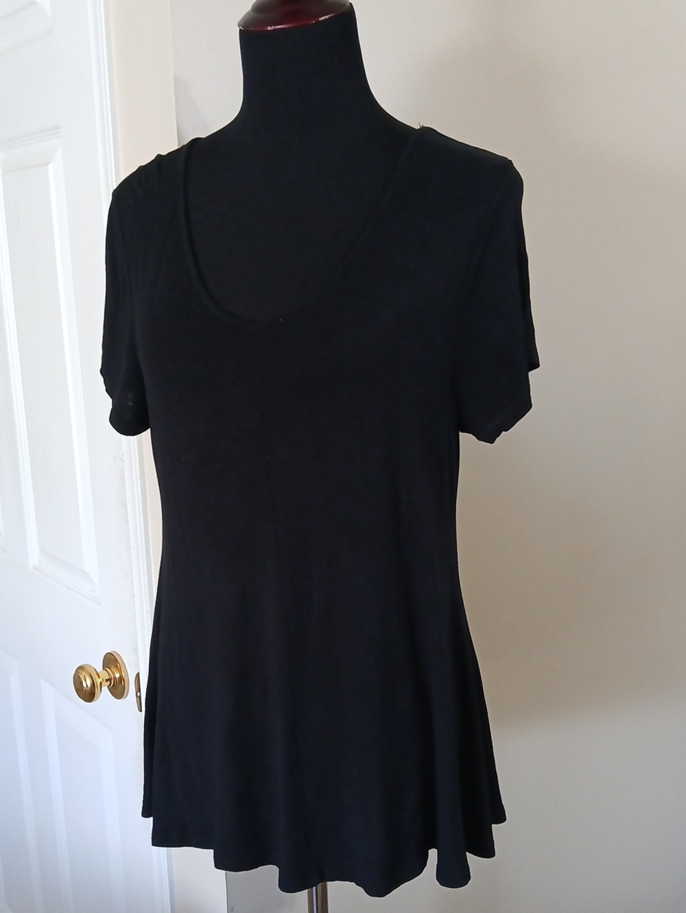 Cupio Black Scoop Neck Short Sleeve Top